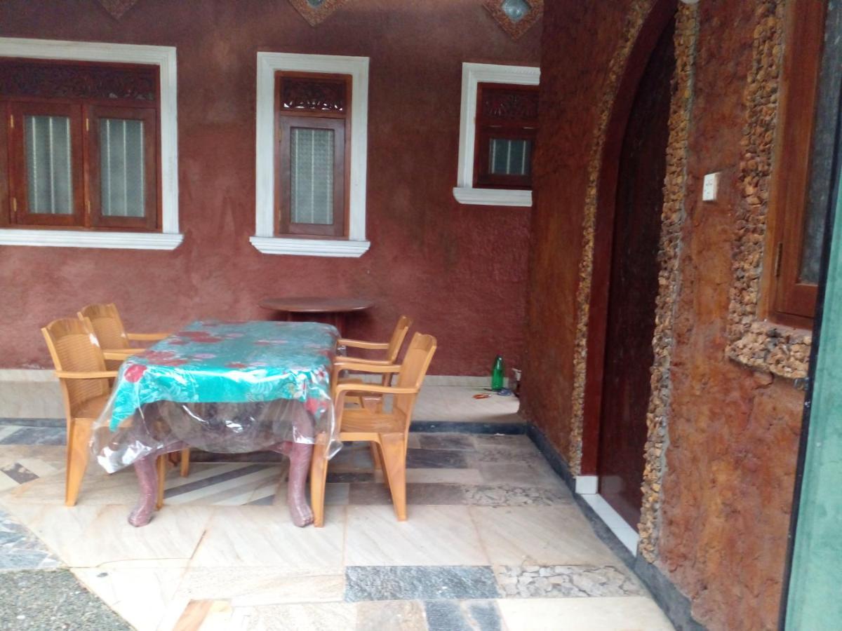 Star Home Stay Bentota Esterno foto