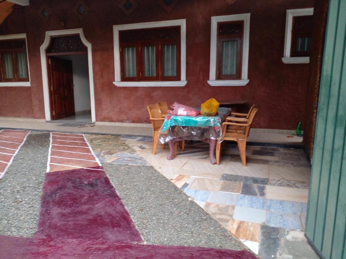 Star Home Stay Bentota Esterno foto