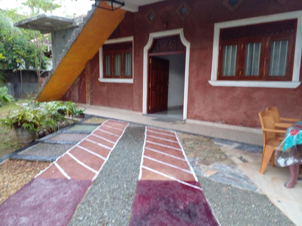 Star Home Stay Bentota Esterno foto