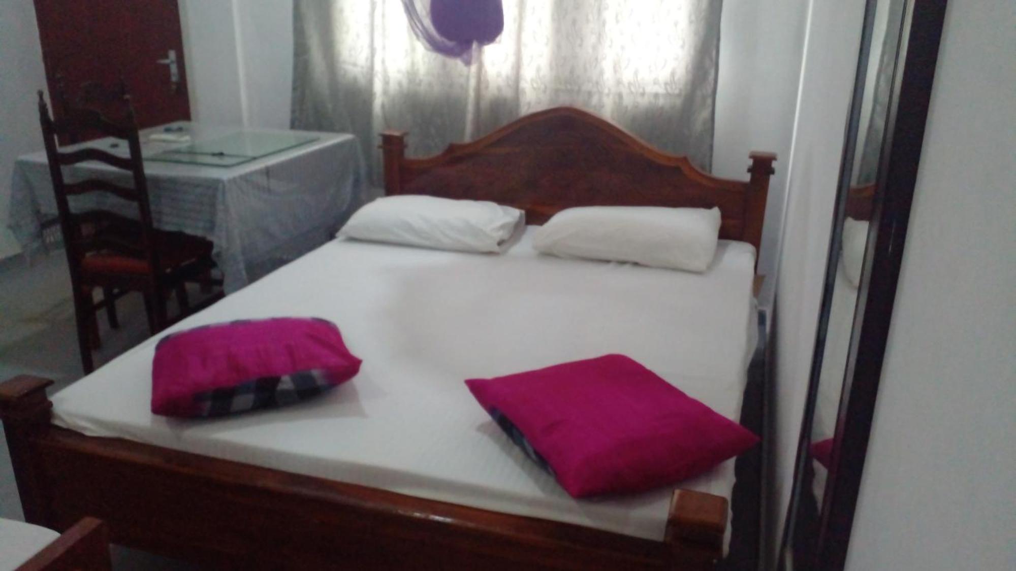 Star Home Stay Bentota Esterno foto