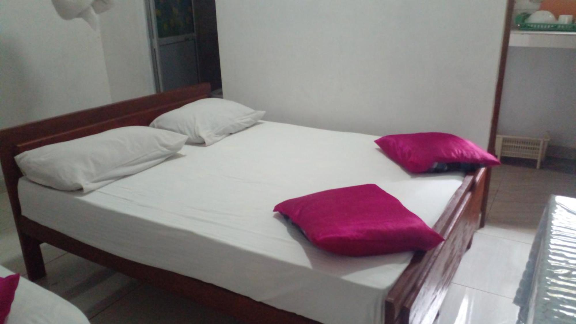 Star Home Stay Bentota Esterno foto
