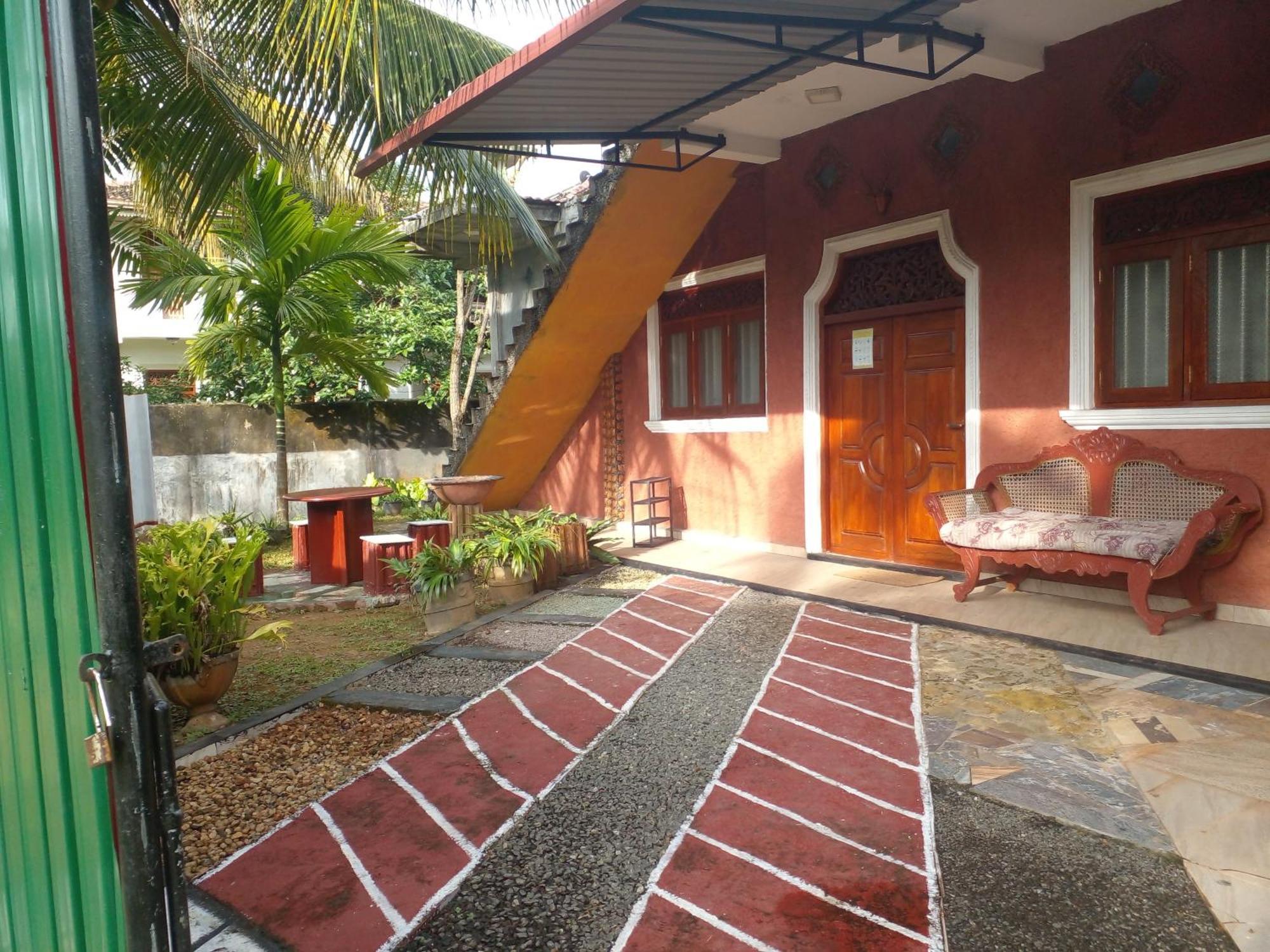 Star Home Stay Bentota Esterno foto